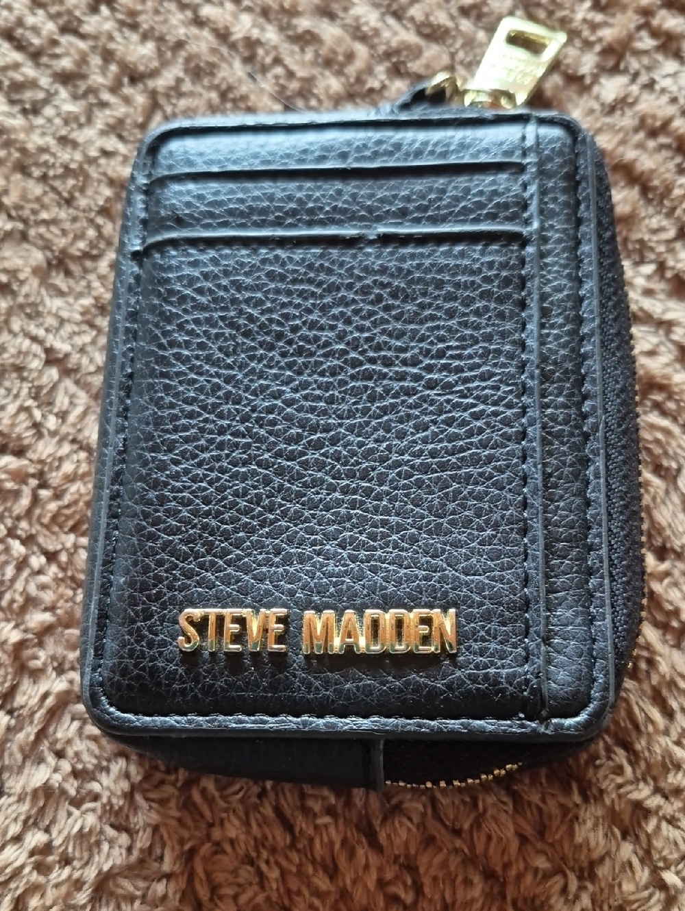 Steve Madden Black Pebbled Faux Leather Zip Card Case with Gold Logo